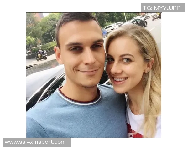 当足球遇上爱情我的男友是超级球星的甜蜜故事